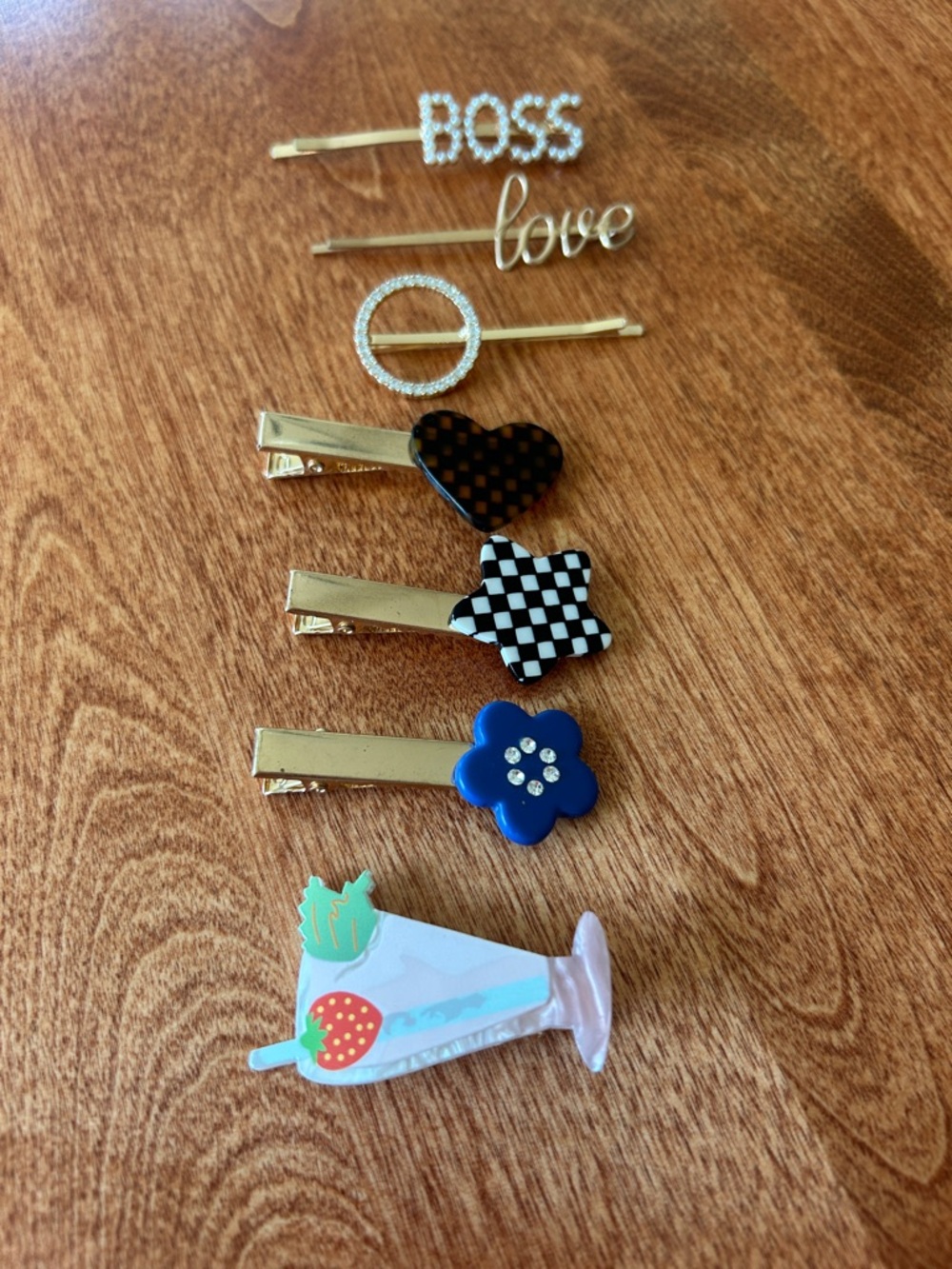 7 assorted hair accessories